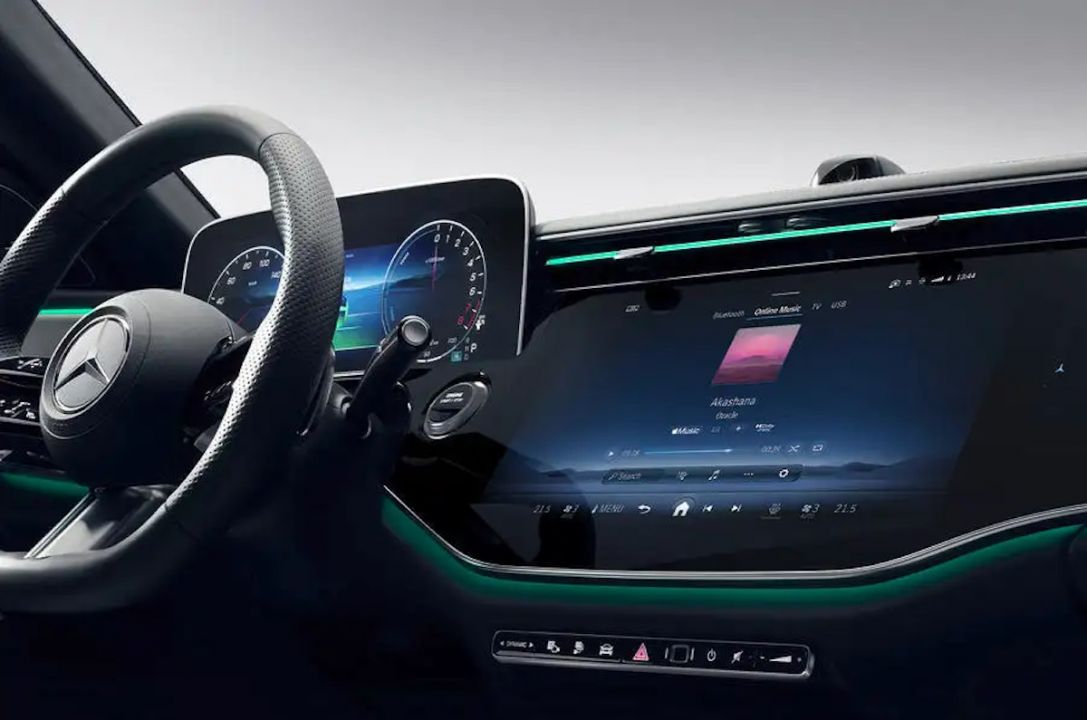 Karfu - Mercedes unveils tech-laden interior with MBUX Superscreen for 2024  E-Class