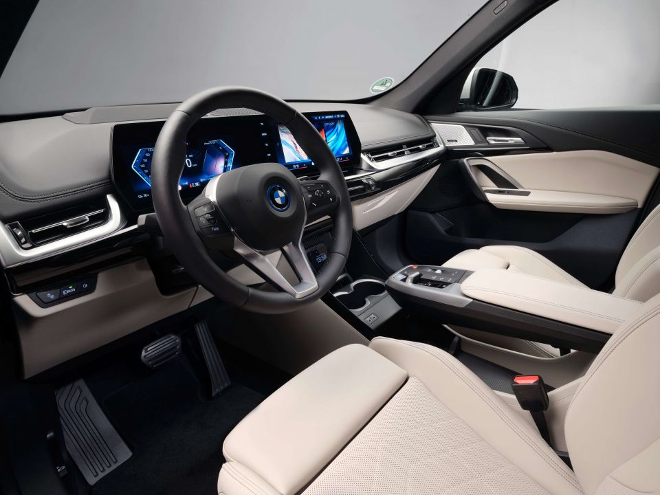 Karfu - BMW launches third model of fully-electric BMW iX1